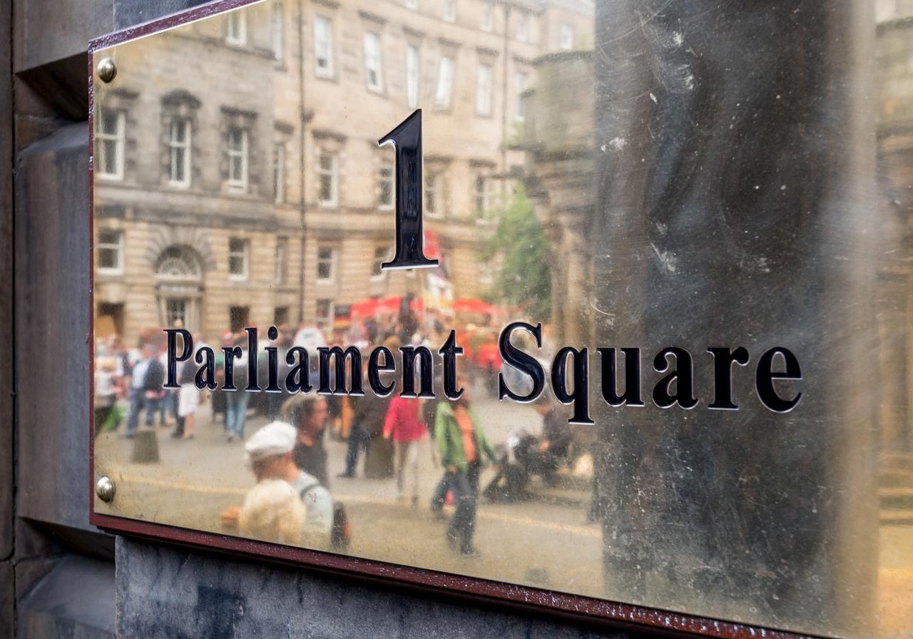 Parliament Sq Apartment Edinburgh Bagian luar foto