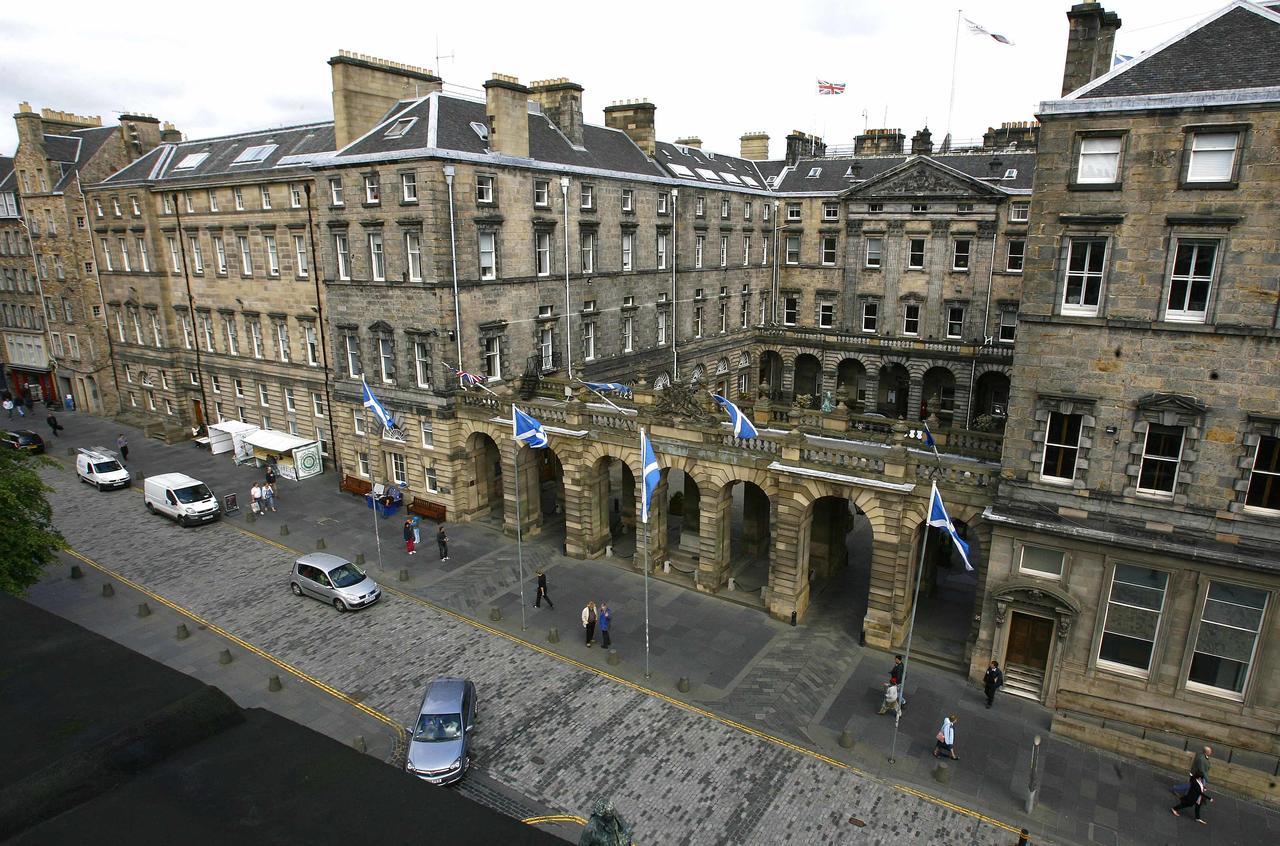 Parliament Sq Apartment Edinburgh Bagian luar foto